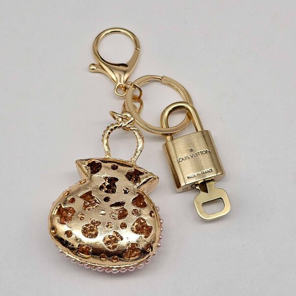 Authentic Louis Vuitton Lock & Key with unbranded Bagcharm, Keycharm, Keychain - Picture 4 of 7